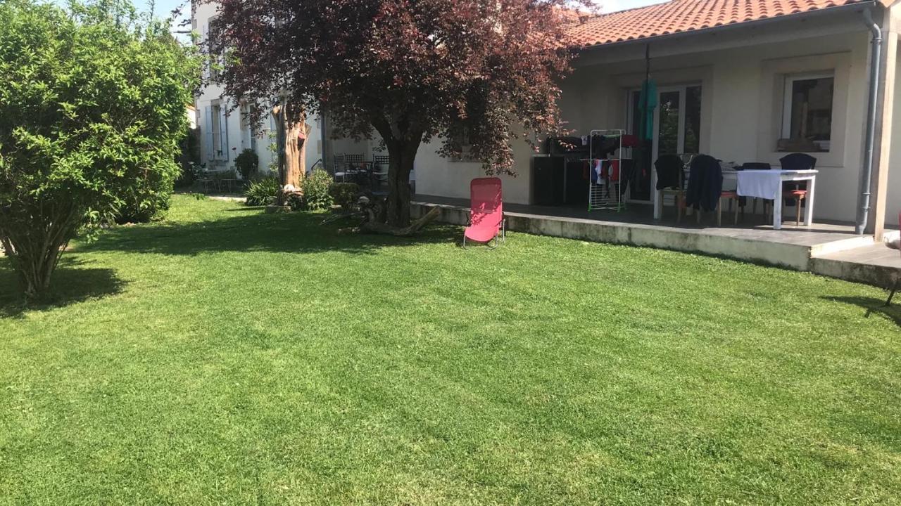 Saint-Maixent-lʼÉcole Chez Guilem Bed & Breakfast エクステリア 写真