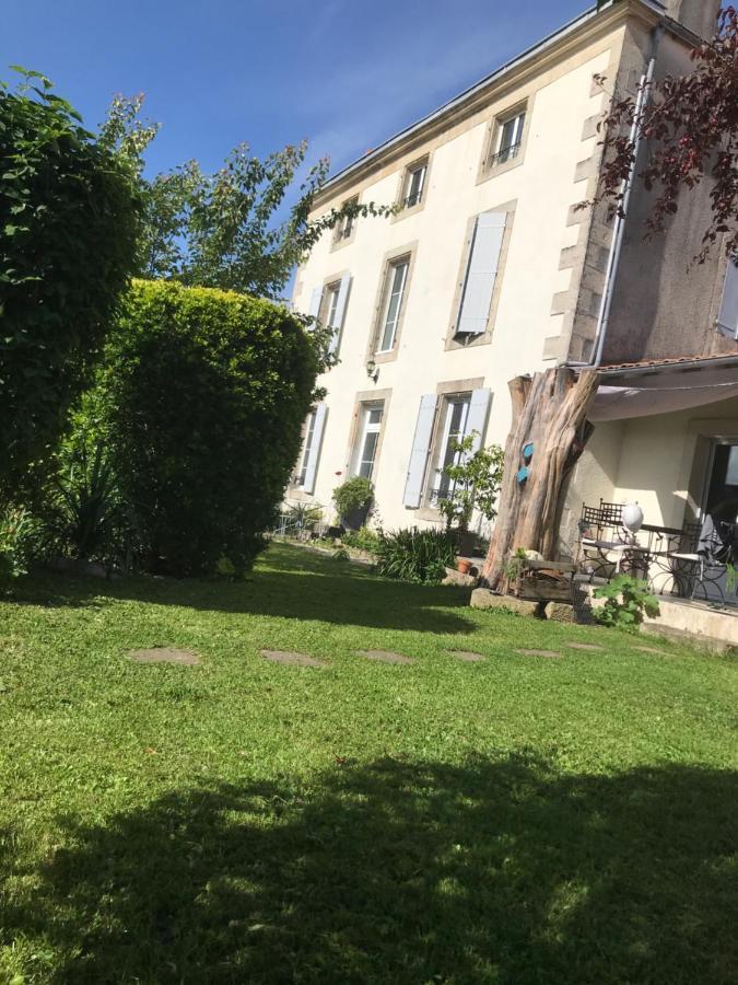 Saint-Maixent-lʼÉcole Chez Guilem Bed & Breakfast エクステリア 写真